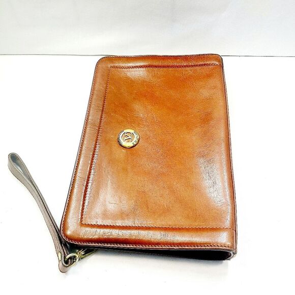 Valentino Garavani Leather Clutch Bag - Picture 5 of 7